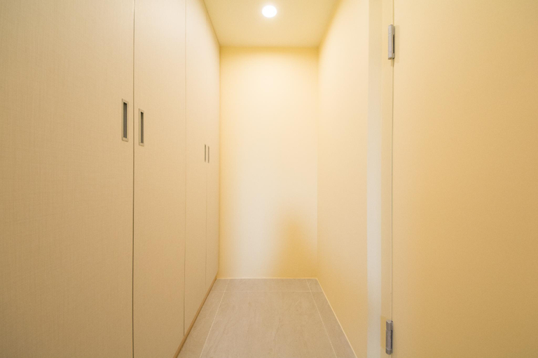 Others 5, YiRan, Yilan