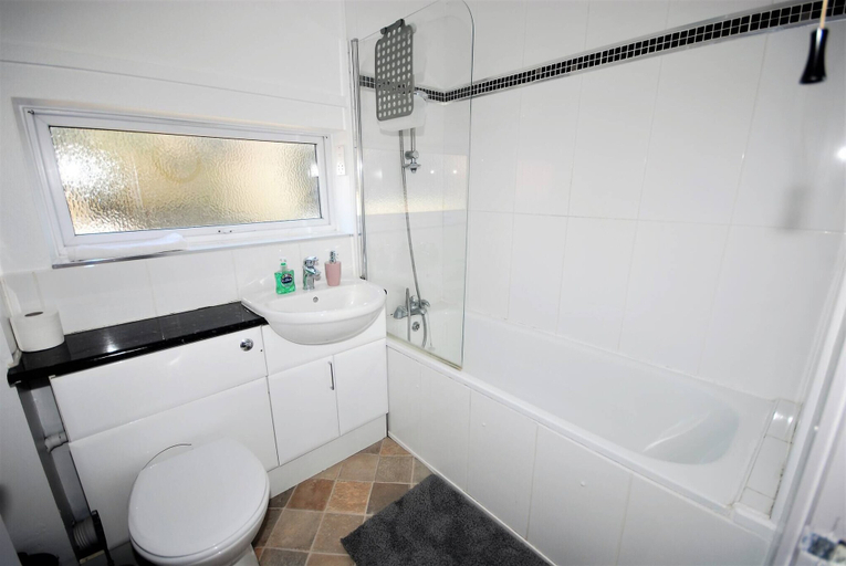 Bathroom 3, Get Away Home With Hot Tub Sleeps 6, East Sussex