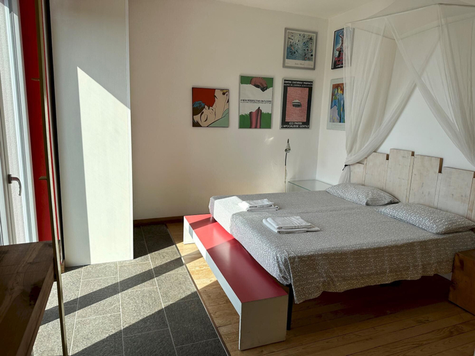 Room 4, Casa Corbu, Como