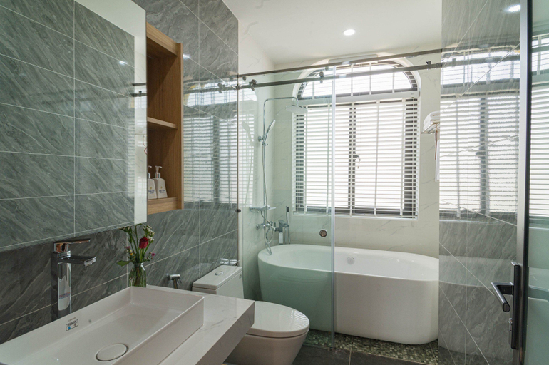 Bathroom 3, Mint Hoi An Villa, Da Nang
