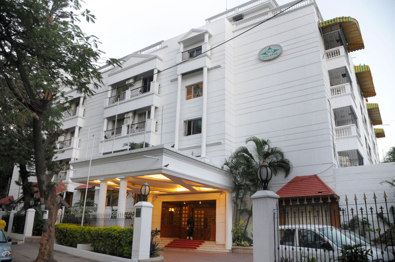 Exterior & Views 2, Nalapad's Hotel Bangalore International, Bangalore