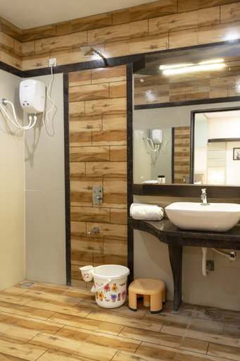 Bathroom 3, Tadoba Wildlife Resort, Chandrapur