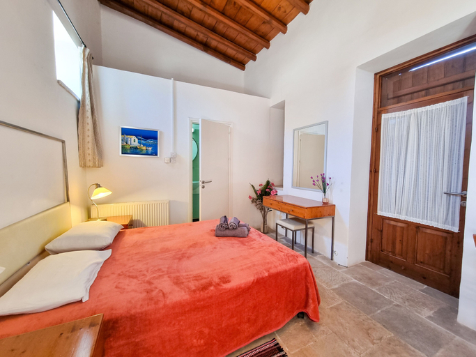 Bedroom, Skarinou Village Poolside Escape Studio, Larnaca