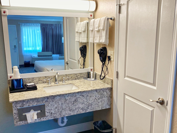 Bathroom 4, Hotel Zephyrhills, Pasco
