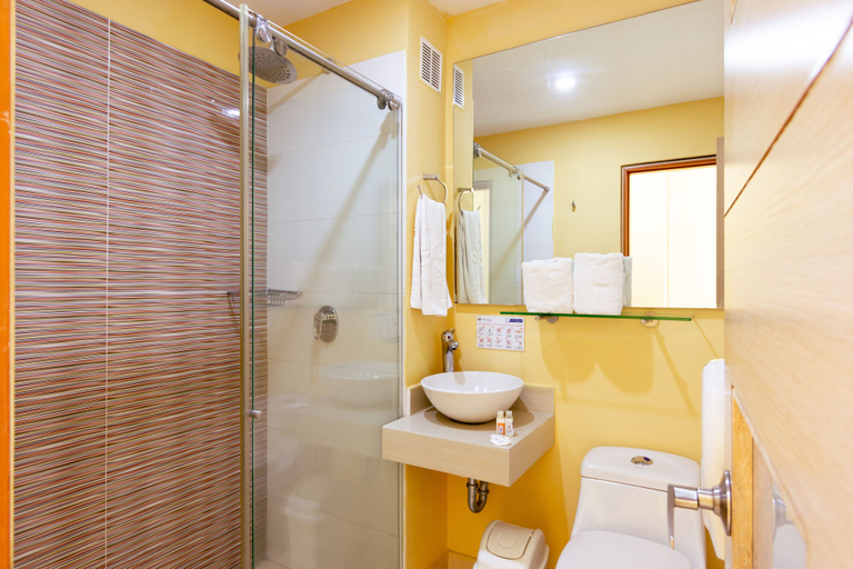 Bathroom 4, Hotel Portobahia, Santa Marta (Dist. Esp.)