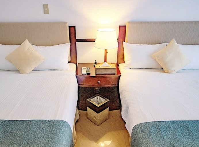 Bedroom 2, Hundred Days Hotel, Higashi