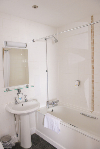 Bathroom 4, Old Colonial Hotel Weston-Super-Mare | Marston's Inns, North Somerset