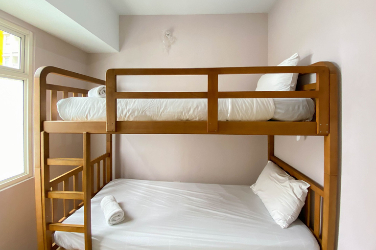 Bedroom 3, Comfort And Elegant 4Br Combined At Springlake Summarecon Bekasi Apartment, Bekasi