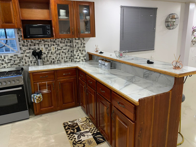 Others 3, 1 Bed Apartment - Sleeps 2 - Parking - Wifi, City of Georgetown