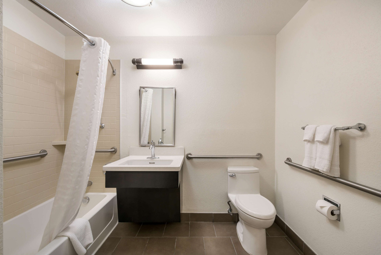 Bathroom 4, Sonesta Simply Suites Hampton, Hampton