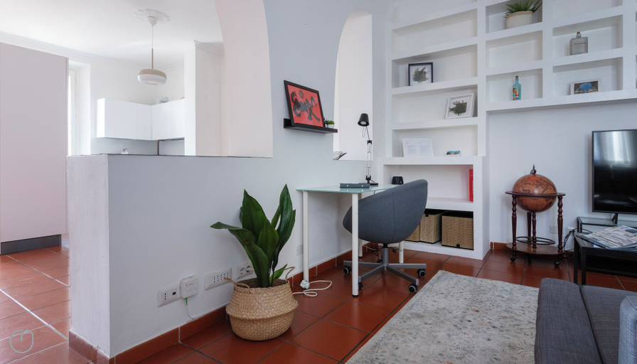 Others 5, Italianway - Cristoforo Colombo 5B, Milano