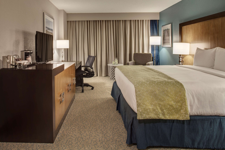 Bedroom 3, DoubleTree by Hilton Hotel Jacksonville Airport, Duval