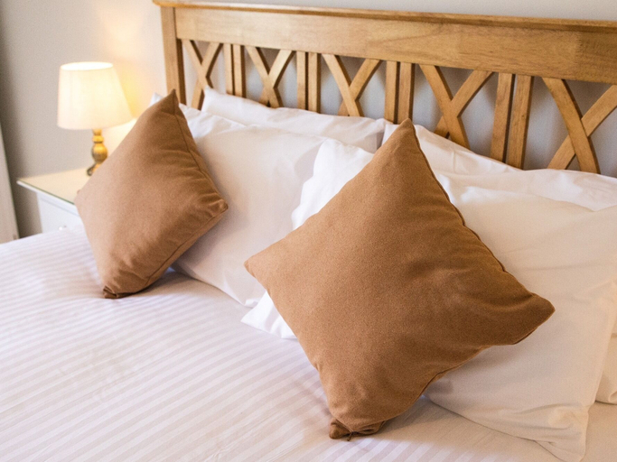 Bedroom 2, Pengelly Farmhouse B&B, Cornwall