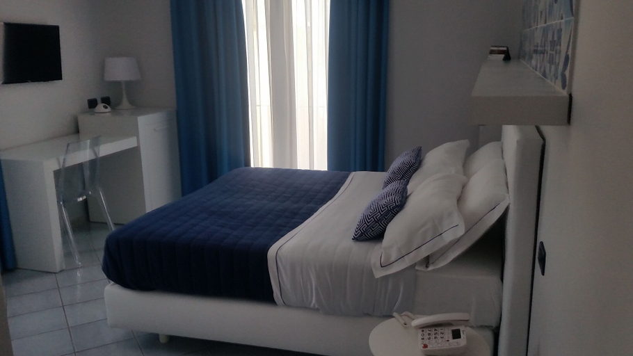 Bedroom 4, Hotel Leone, Napoli
