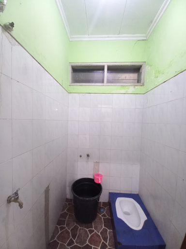 Bathroom 5, Batu Permai Indah, Malang