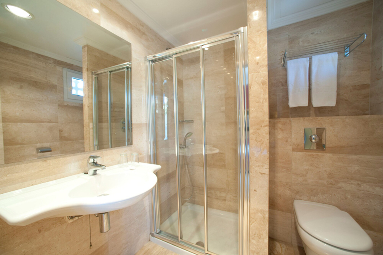 Bathroom 5, Grupotel Nilo & Spa, Baleares