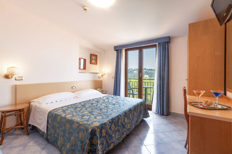 Bedroom 3, Hotel La Pergoletta, Napoli