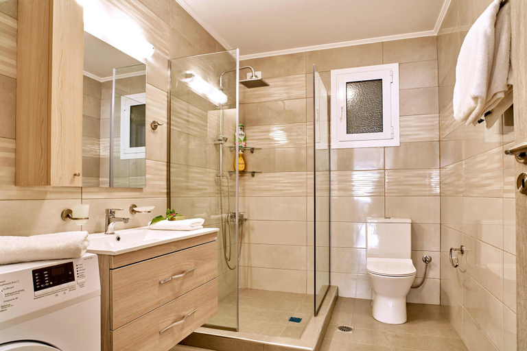 Bathroom 4, Lake View Suites, Crete