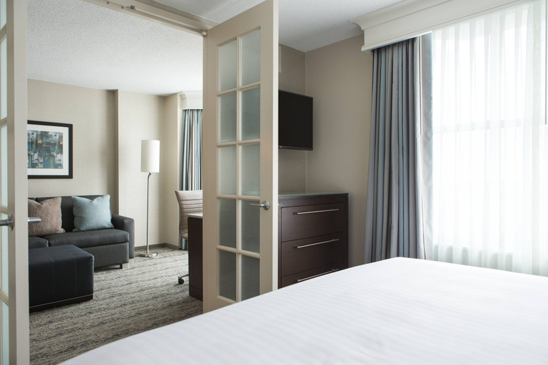 Bedroom 3, Hampton Inn & Suites Downers Grove Chicago, Dupage