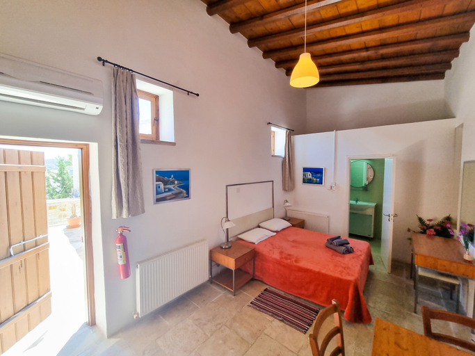 Others 5, Skarinou Village Poolside Escape Studio, Larnaca