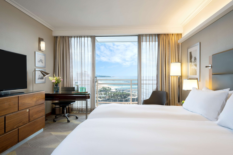Bedroom 2, Hilton Tel Aviv