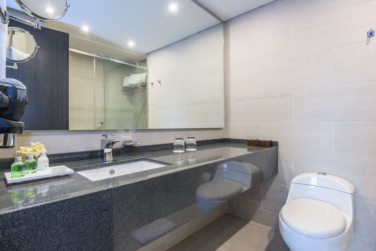 Bathroom 4, NH Bogotá Urban 26 Royal, Santafé de Bogotá