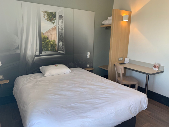 Bedroom 3, B&B Hotel Chaumont, Haute-Marne