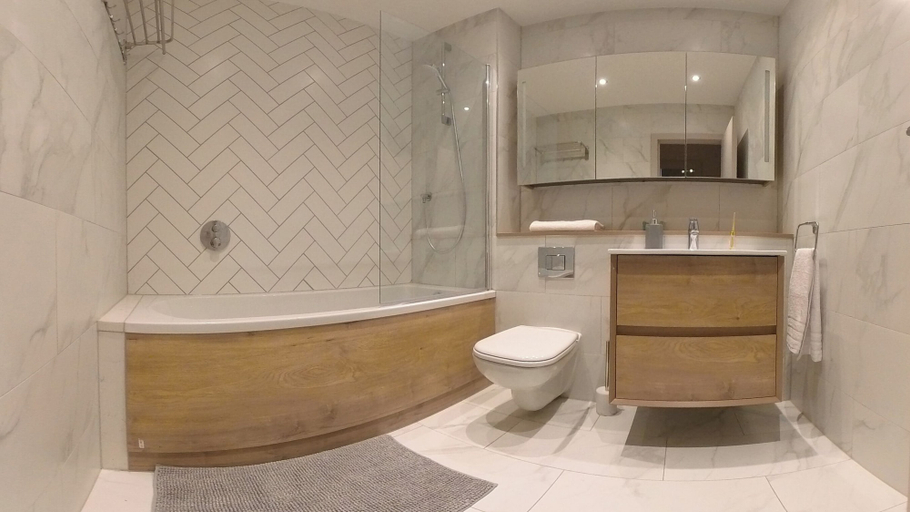 Bathroom 2, Luxury Stunning 2bed Apt City Centre, Manchester