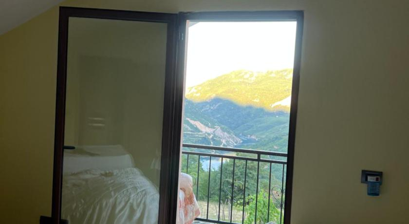 Bedroom, Bujtina Merturi, Tropojës