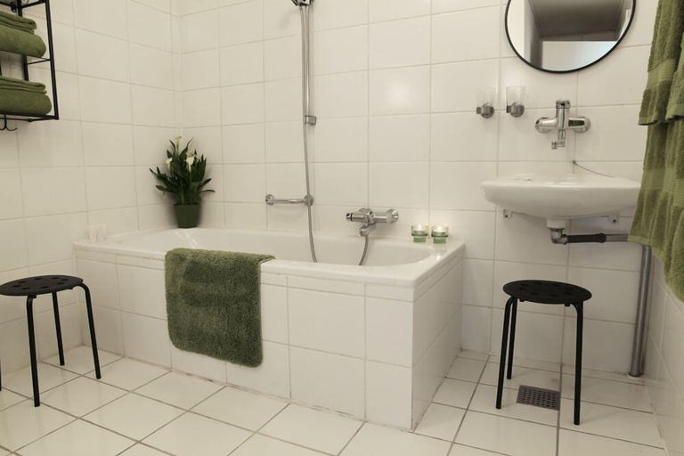 Bathroom 3, Ølsted Kro, Halsnæs