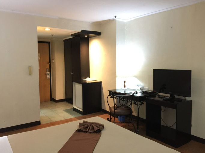 Bedroom 3, Golden Peak Hotel & Suites, Cebu City