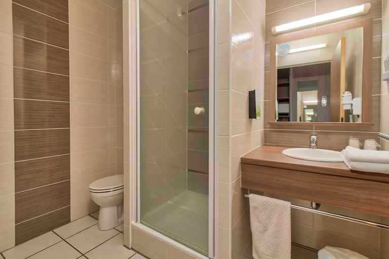 Bathroom 3, B&B Hotel Saint Jean de Luz, Pyrénées-Atlantiques