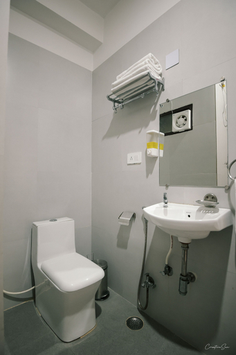Bathroom 4, Hotel Paramount Udaipur, Udaipur