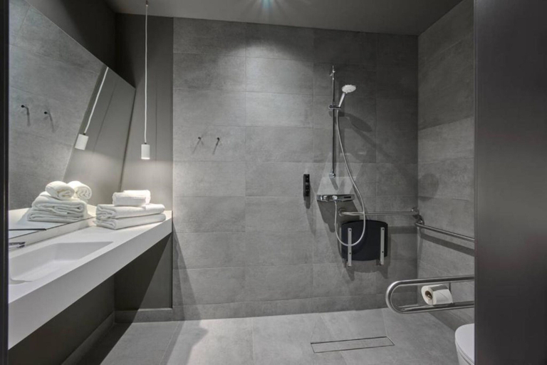 Bathroom 5, Zleep Hotel Madrid Airport, Madrid