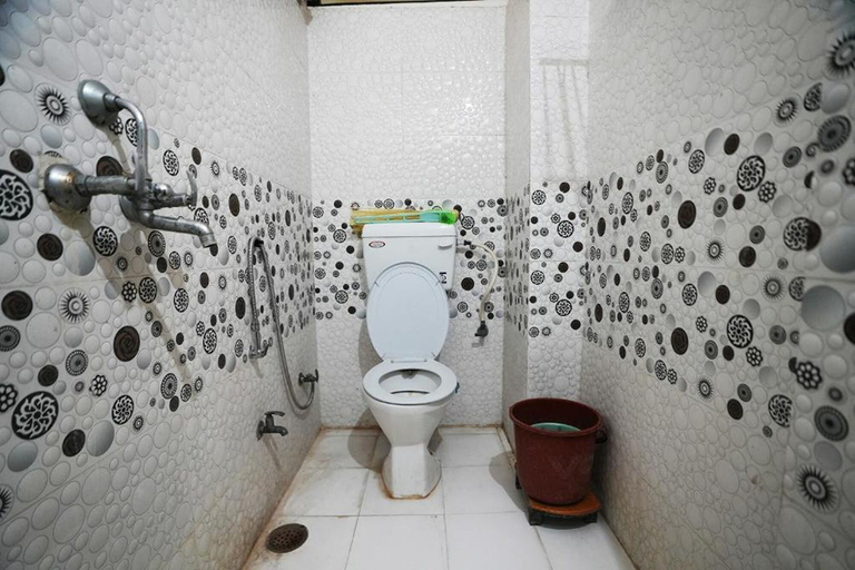 Bathroom 3, Hotel Lotus Inn, Udaipur