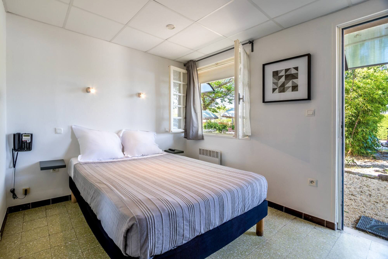 Bedroom 4, Hôtel Des Moulins, Bouches-du-Rhône