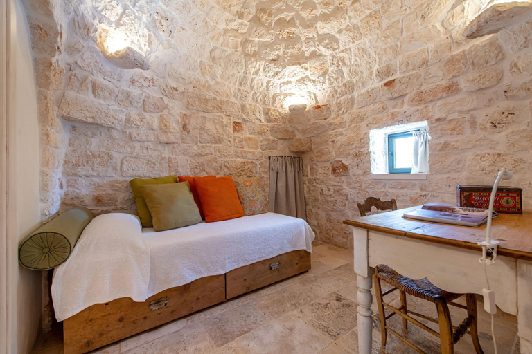 Bedroom 5, Tenuta Diciassetteconi Trulli With Pool, Brindisi