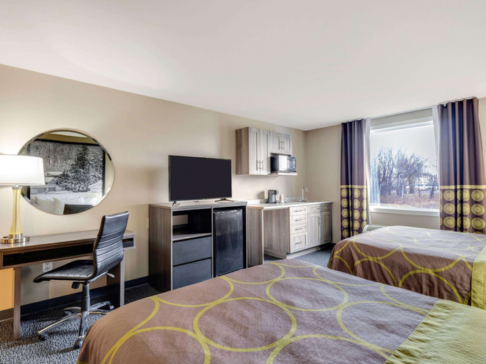 Bedroom 3, Super 8 by Wyndham Moosonee, Cochrane