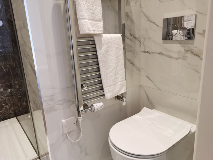 Bathroom 5, City Prime Kensington, London
