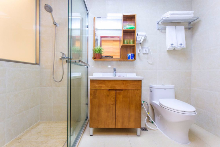 Bathroom 4, Mahattan Apartment - Free Shuttle Bus for Canton Fair, Guangzhou