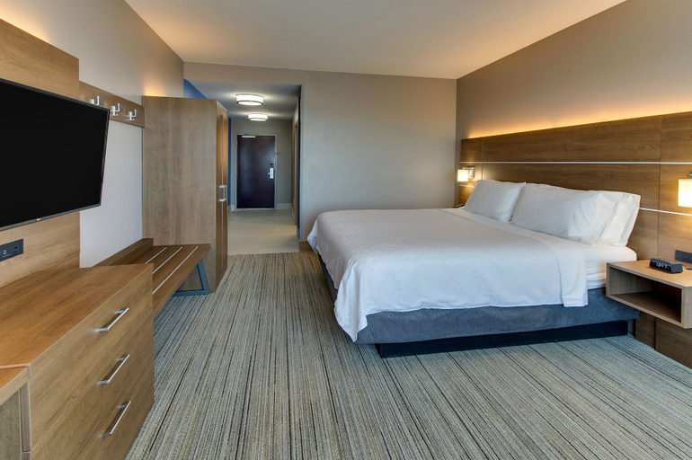 Bedroom 4, Holiday Inn Express & Suites COLUMBUS - FT BENNING MAINGATE by IHG, Muscogee