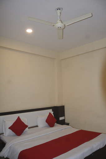 Bedroom 5, Dhar-Mandav Road, Dhar