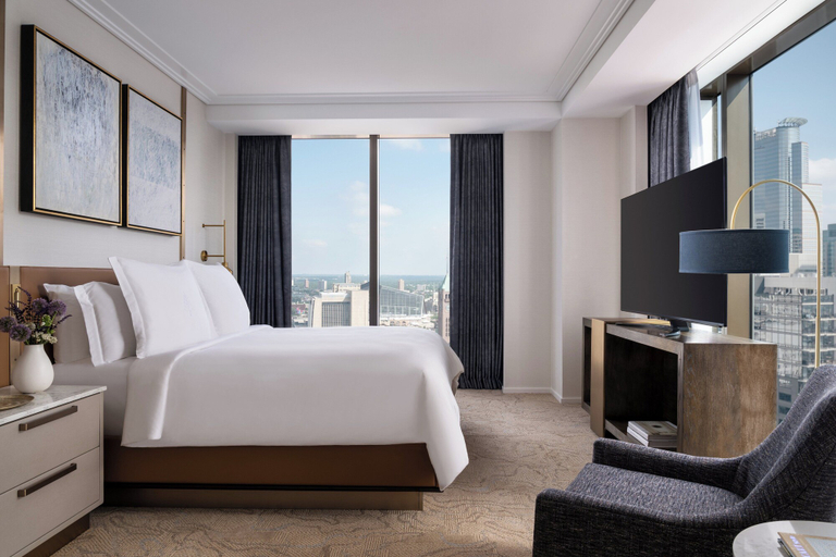 Bedroom 4, Four Seasons Hotel Minneapolis, Hennepin