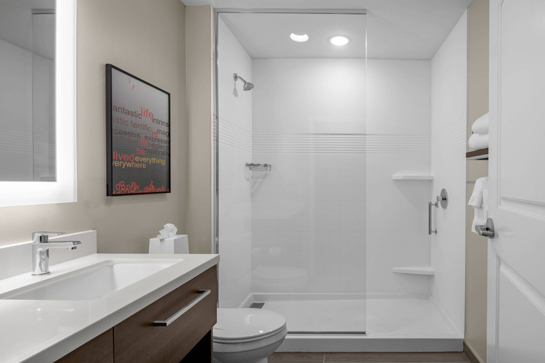 Bathroom 5, TownePlace Suites by Marriott Charlotte Fort Mill, Lancaster