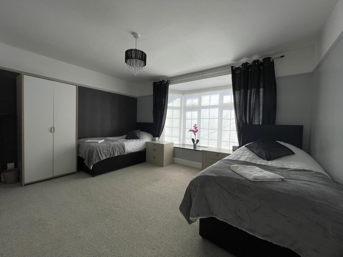 Room 3, Luxurious Kitchen Lrg Bedrooms Holiday Freeparking, Luton