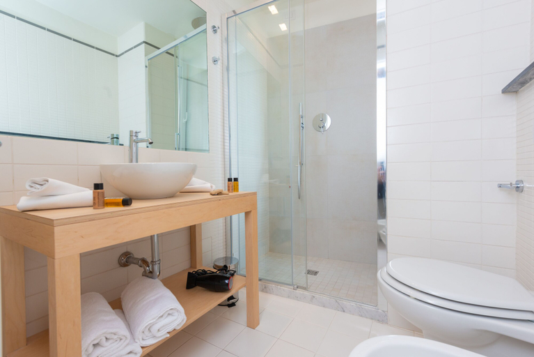 Bathroom 4, Amarina Hotel, Lucca