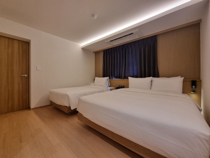 Bedroom 6