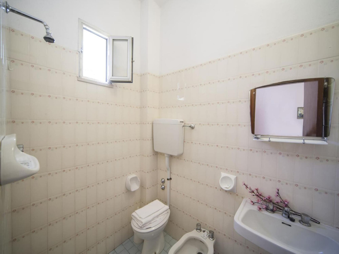 Bathroom 4, Hotel Colombo, Rimini