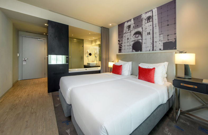 Bedroom 3, Meliá Lisboa Aeroporto, Lisbon