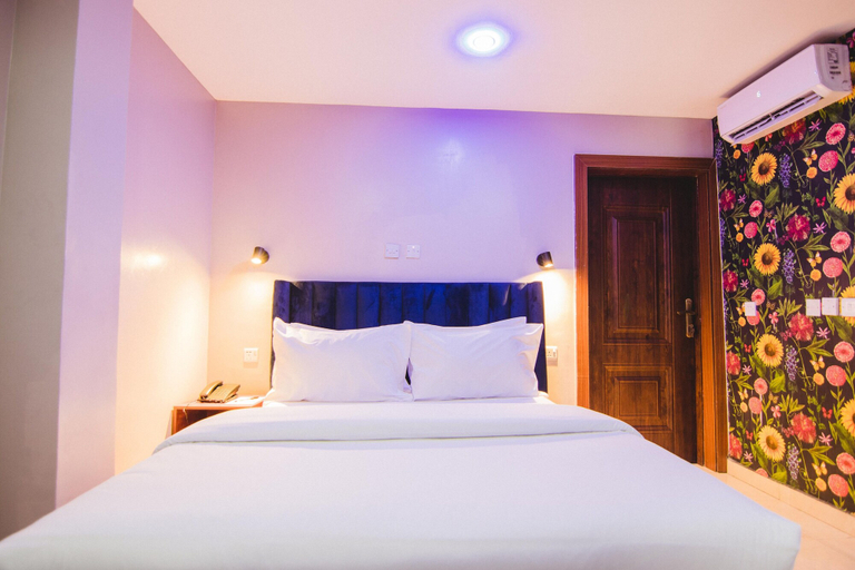 Bedroom 2, White Stones Hotel, Obio/Akp